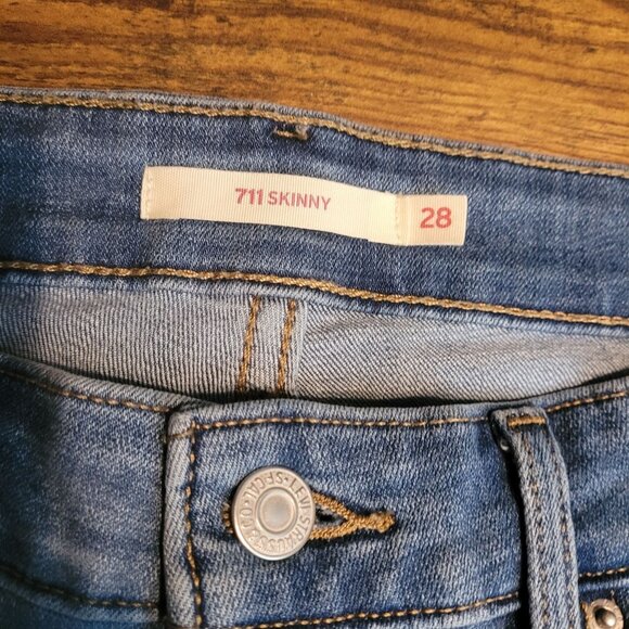 Levi's Jeans Sz 28 Skinny 711 Mid Rise Medium Light Wash Stretch Denim Western - Picture 4 of 12